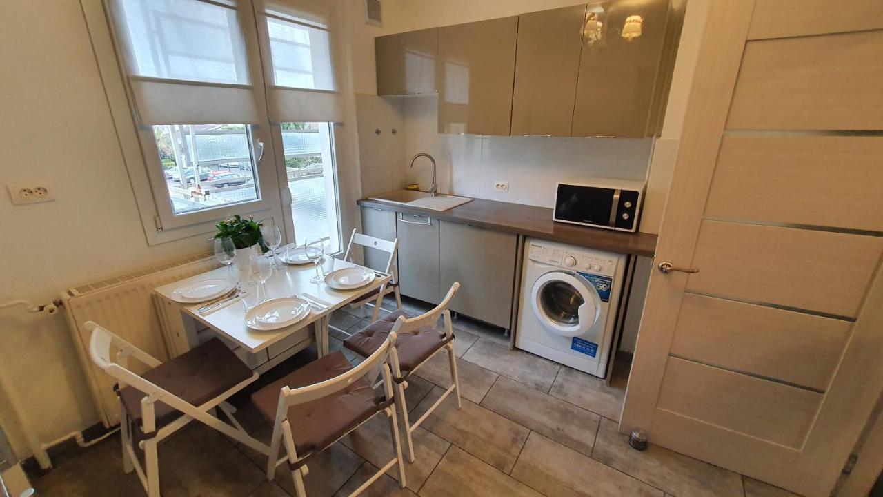 Appartement Avec Parking Gratuit Proche De Village De Marque Bourgoin-Jallieu ภายนอก รูปภาพ