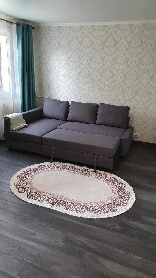 Appartement Avec Parking Gratuit Proche De Village De Marque Bourgoin-Jallieu ภายนอก รูปภาพ